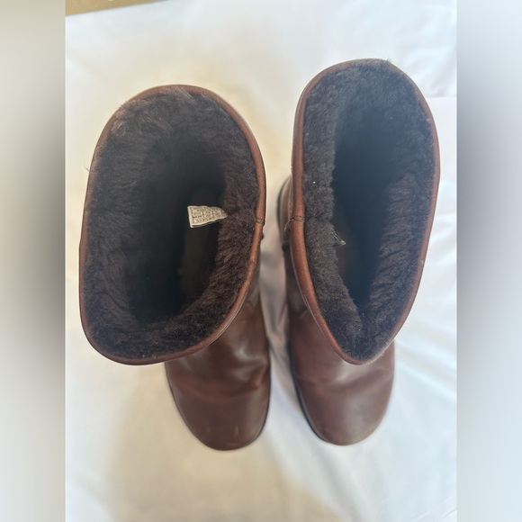 UGG Beacon Sheepskin Boots, US 10D - Picture 3 of 9